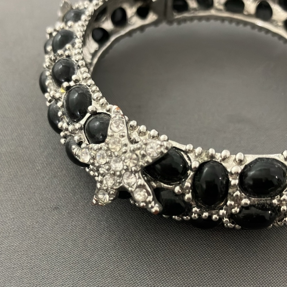 Black & Silver Starfish Bangle Bracelet Spring Hinge - Picture 3 of 6